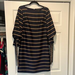 Banana Republic Blue Tan Sheath Dress with Crew Neck and Bishop Sleeves